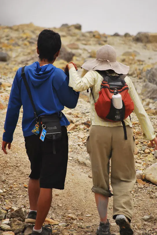 Bule Escorted Down Gunung Panangprayan For Treatment